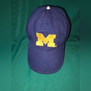 NCAA Michigan Wolverines Blue Hat Maize Letter By Signatures Pre-owned